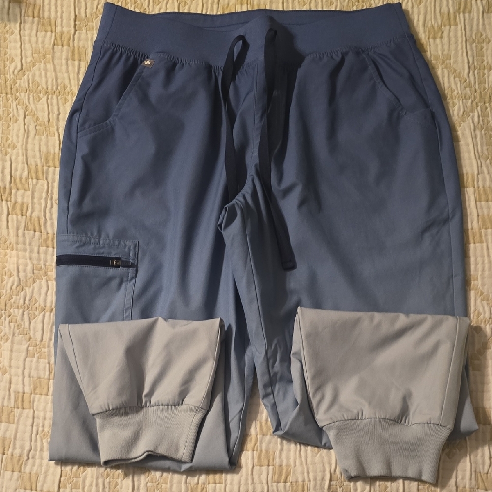 Figs FreeX Jogger Pants with Pockets